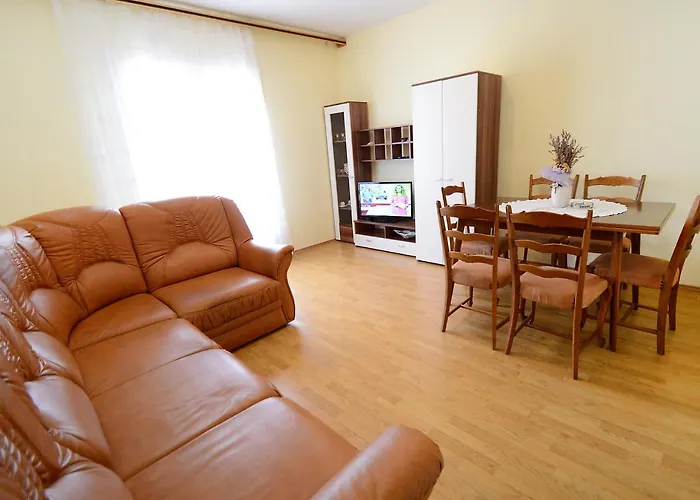 Franjo By Interhome * Ika