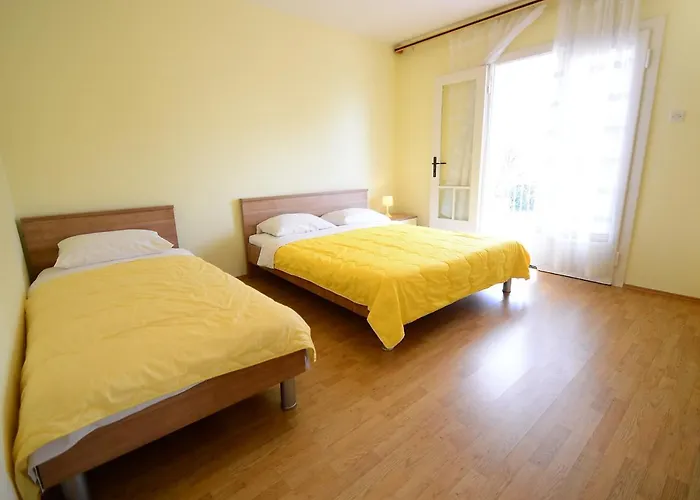 Franjo By Interhome Ika