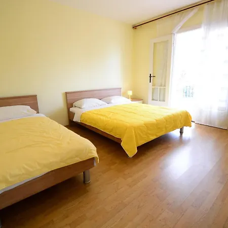 Franjo By Interhome Ika